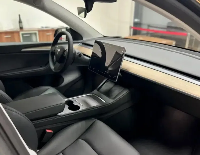Tesla Model Y Maximum Range Image 7