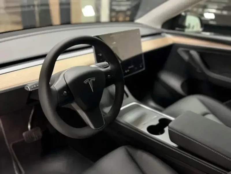 Tesla Model Y Maximum Range Image 8